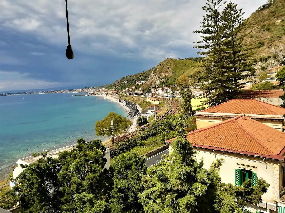 Baia Di Atlantide Apartment Taormina Italy